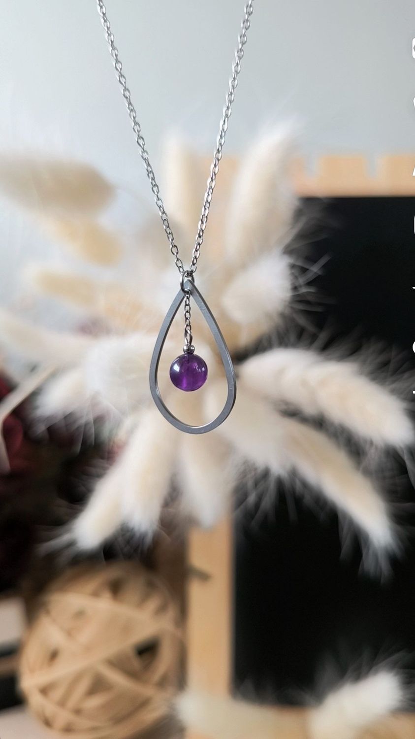 Collier "Larme de Lune" en Améthyste et Acier inoxydable