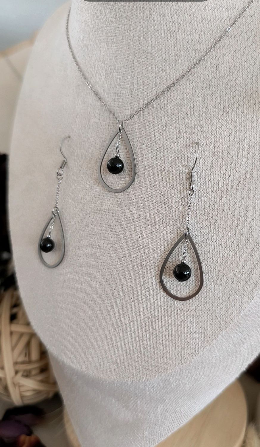 Collier "Larme de Lune" en Tourmaline Noire et Acier inoxydable