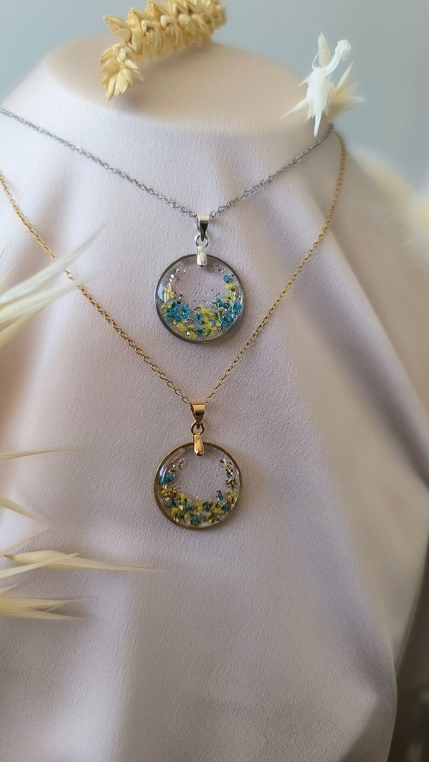 Collier "OSTARA" - Fleurs Bleues et Jaunes - Acier Inoxydable Doré ou Argenté