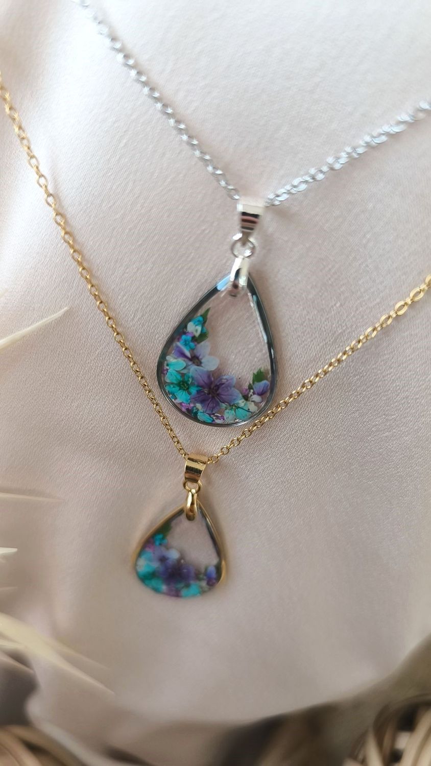 Collier "THÁLIA" - Fleurs Violettes et Bleues Turquoises - Acier Inoxydable Doré ou Argenté