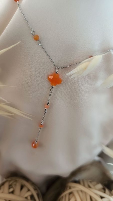 Collier en Y " Tyché " en Cornaline