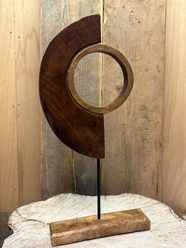 Sculptuur art op voet