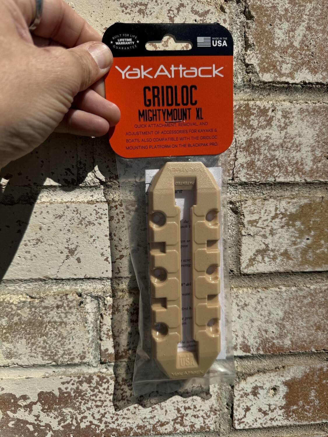 YakAttack GridLoc MightyMount XL 6&#39;, Color: Sand