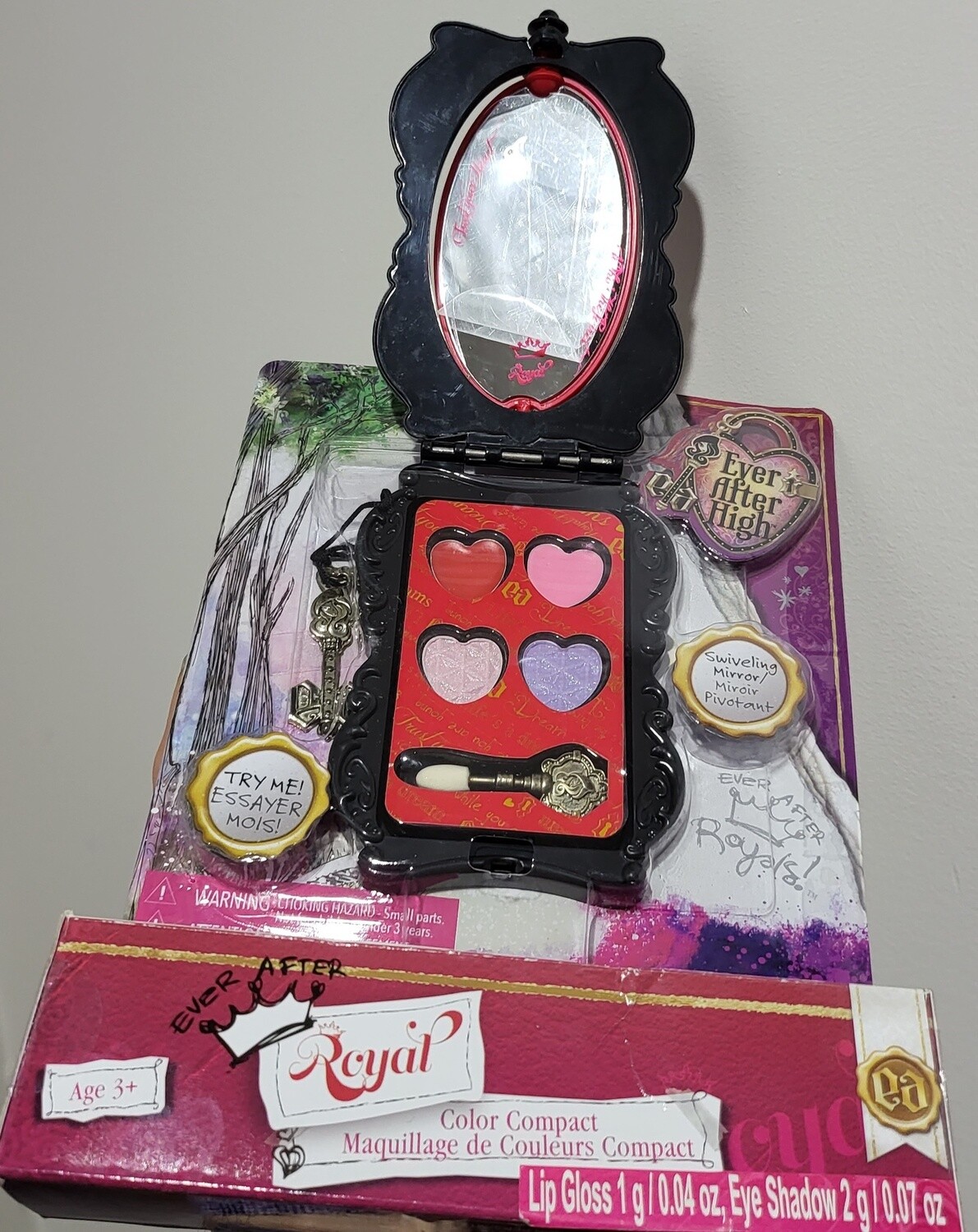 Royal Color Compact
