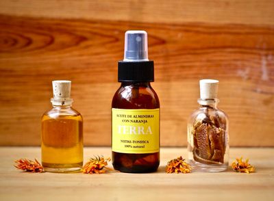 Aceite de naranja con almendras (nutre e hidrata, regenera células y evita estrías)