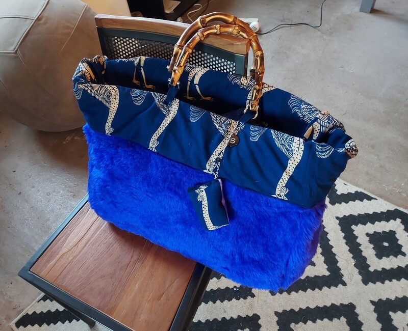 JUNGLE MARINE fluffy bleu roi