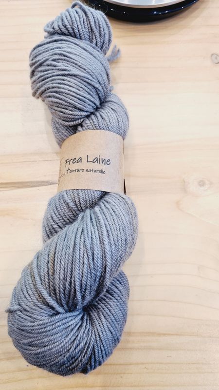 Gris M