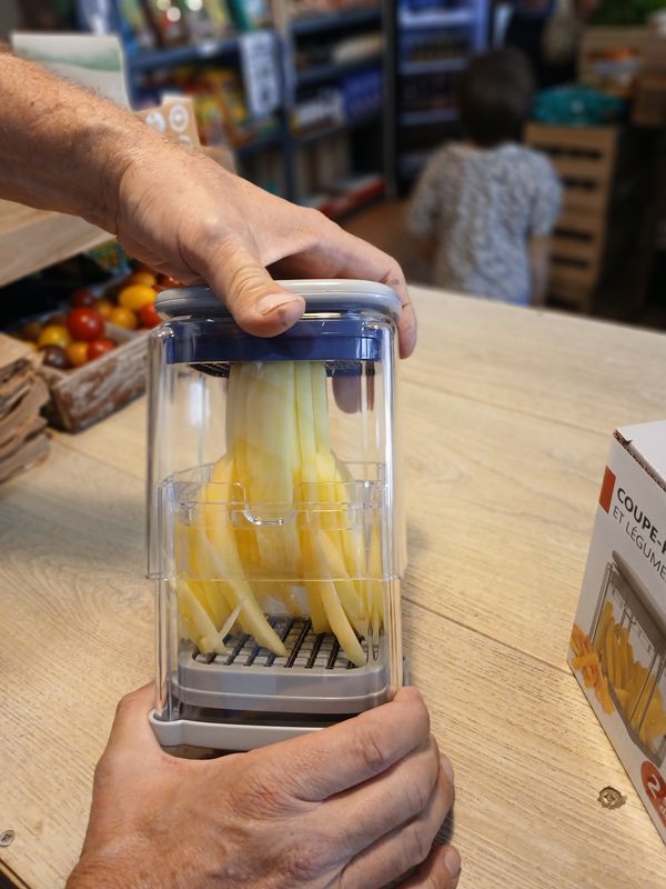 Coupe-frites et légumes