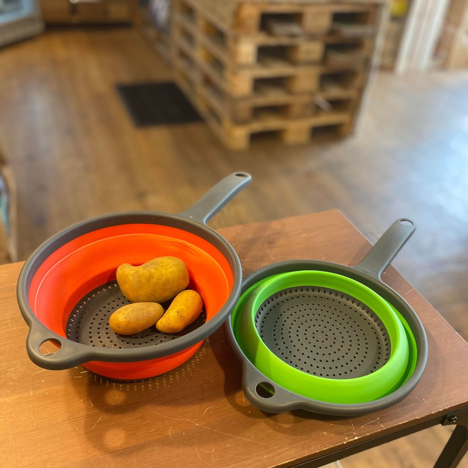 Passoire rétractable avec poignée