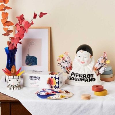 Buste porcelaine Pierrot Gourmand porte-sucettes + 40 sucettes Buste porcelaine Pierrot Gourmand porte-sucettes + 40 sucettes