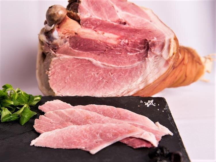 Jambon*** entier cuit à l'os DÉCOUPÉ