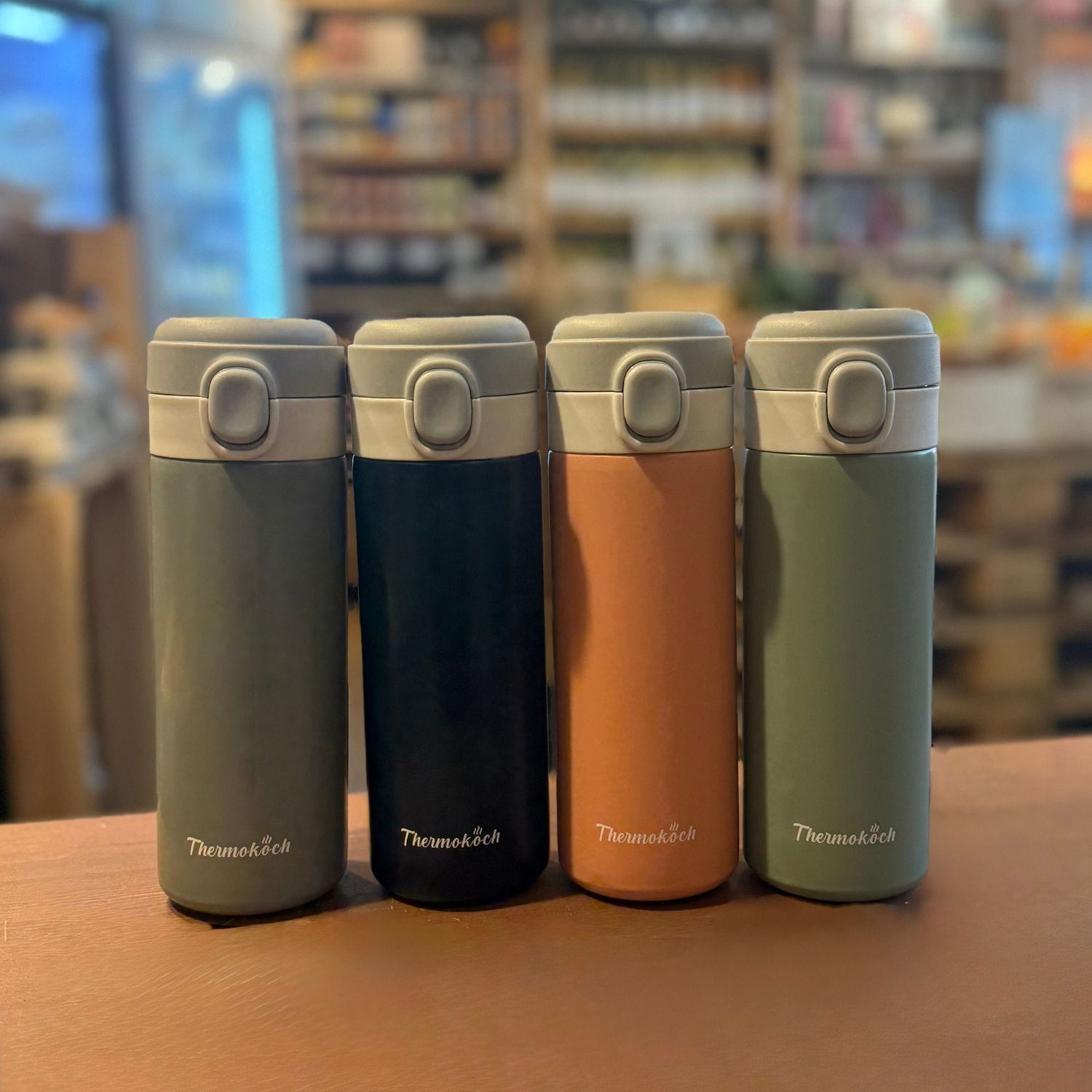 Bouteille gourde isotherme double paroi 400 ml.  Boisson chaude pendant 10 h, froide 20h