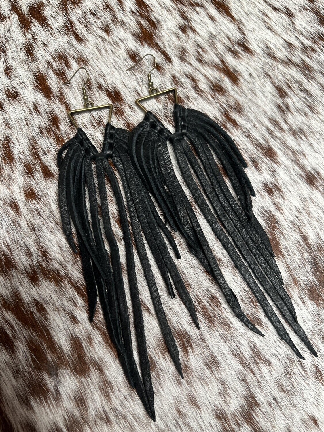 Yellowstone, Colour: Black