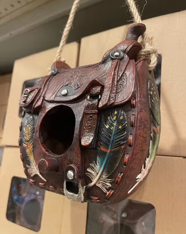 Western Saddle Birdhouse