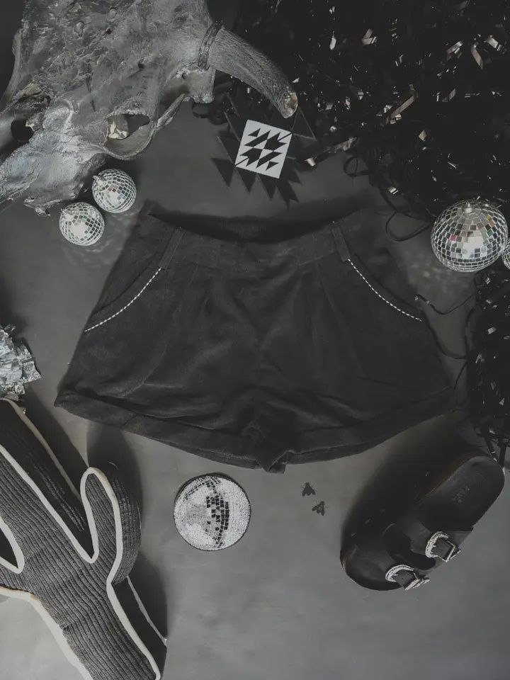 Buckstitch Queens Shorts