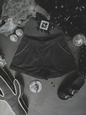 Buckstitch Queens Shorts