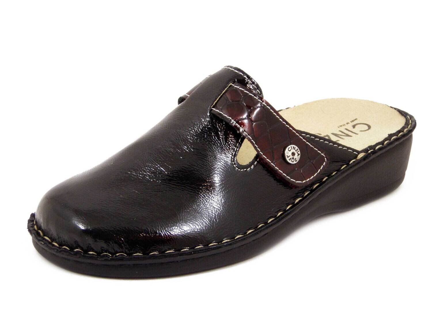 Pantofole Donna Linea Sanitaria in Pelle Lucida Nero con Strap, Plantare Estraibile, Zeppa Bassa, CINZIA SOFT, 2020
