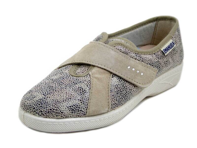 Emanuela, Scarpe Comfort Pantofole Chiuse Donna Estive in Tessuto Beige, Chiusura Strap, Sottopiede Estraibile, 2205