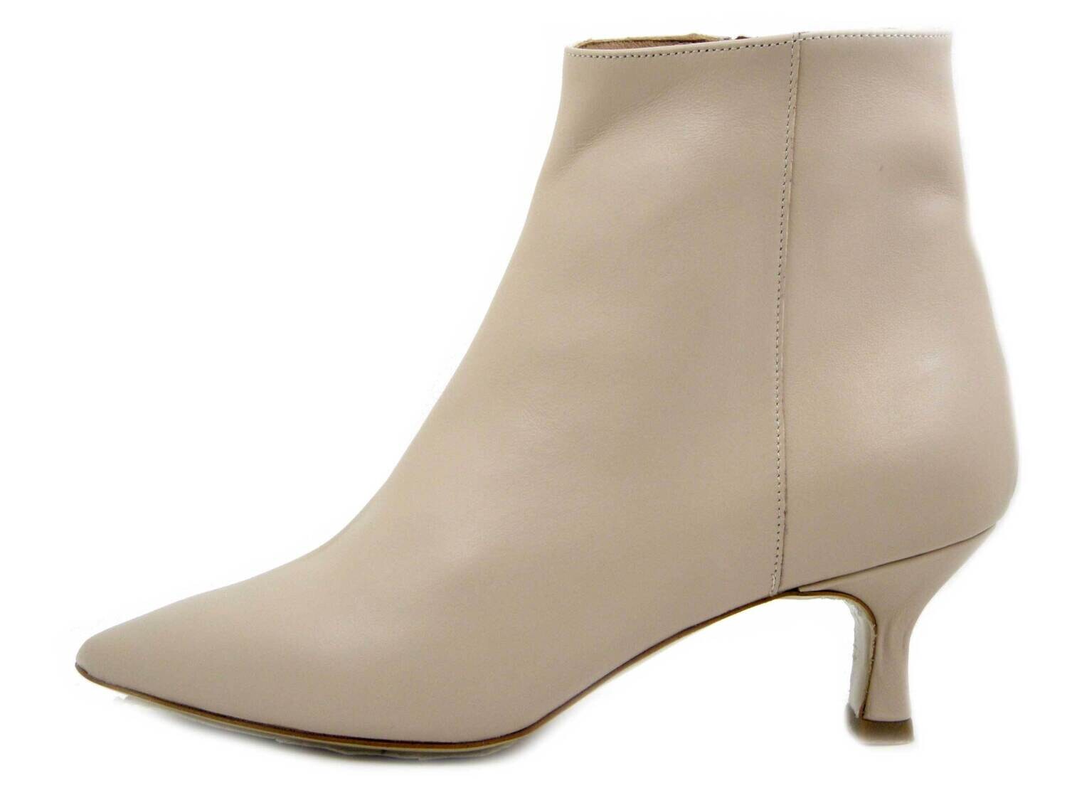 Stivaletto Tronchetti Donna in Pelle Cipria, Tacco Medio Rocchetto, Made in Italy, 119
