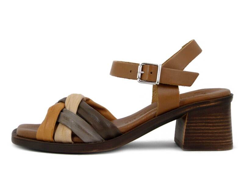 Sandali Donna in Pelle Intrecciata Marrone Cuoio, Tacco Medio Basso 5 cm, Raquel Perez - 18762 Sandali Donna in Pelle Intrecciata Marrone Cuoio, Tacco Medio Basso 5 cm, Raquel Perez - 18762