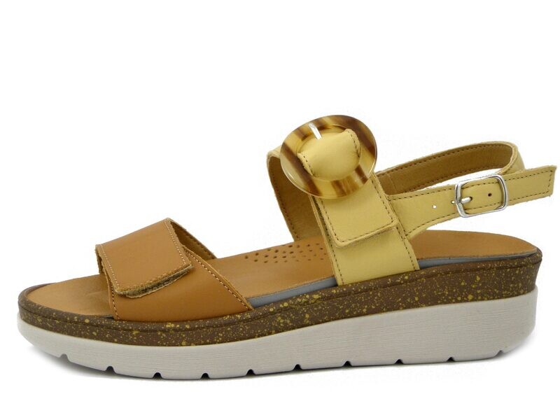 Sandali Donna Linea Ortopedica in Pelle Beige e Marrone, Doppio Strap, Plantare Estraibile, Zeppa Bassa, CINZIA SOFT - 18691 Sandali Donna Linea Ortopedica in Pelle Beige e Marrone, Doppio Strap, Plantare Estraibile, Zeppa Bassa, CINZIA SOFT - 18691