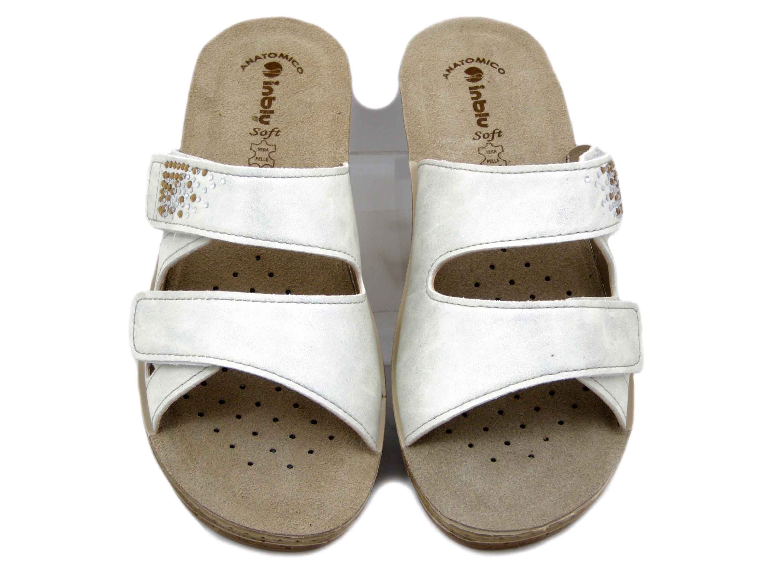 Ciabatte Donna in Eco Pelle Bianco con Doppio Strap, Sottopiede Soft Vera Pelle, Zeppa Bassa 4 cm,  INBLU - PV09