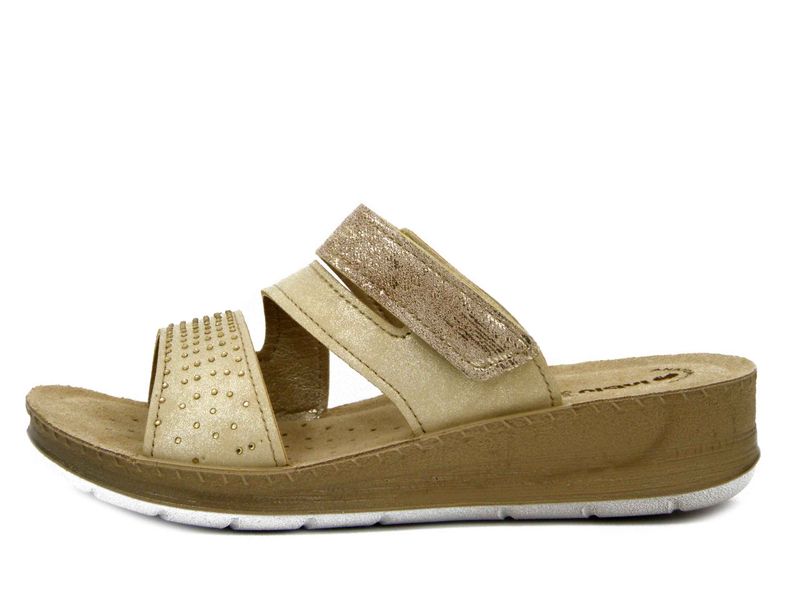 Ciabatte Donna in Eco Pelle Beige con Strass, Sottopiede Soft Vera Pelle, Zeppa Bassa, INBLU - FC62 Ciabatte Donna in Eco Pelle Beige con Strass, Sottopiede Soft Vera Pelle, Zeppa Bassa, INBLU - FC62