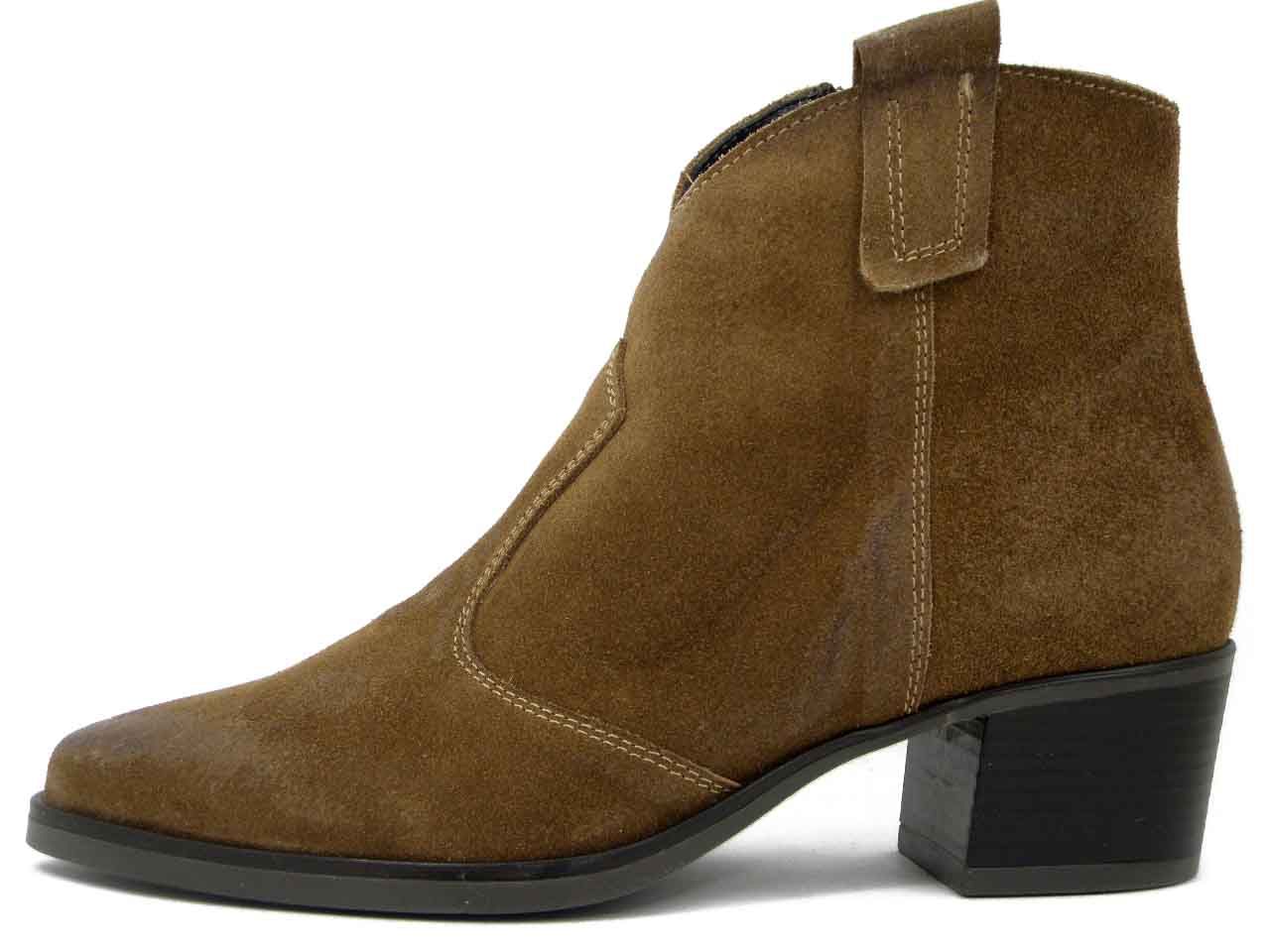 Stivaletti Donna Texani in Pelle Camoscio Marrone, Tacco Basso 4 cm, Osvaldo Pericoli - I58190 Stivaletti Donna Texani in Pelle Camoscio Marrone, Tacco Basso 4 cm, Osvaldo Pericoli - I58190