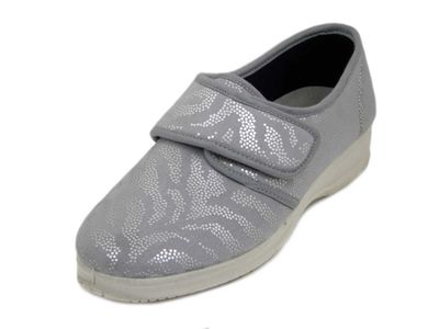 Scarpe Donna Comfort in Tessuto Elasticizzato Grigio con Strap, Zeppa Bassa Antiscivolo, Sottopiede Estraibile, Emanuela - 2503NEO Scarpe Donna Comfort in Tessuto Elasticizzato Grigio con Strap, Zeppa Bassa Antiscivolo, Sottopiede Estraibile, Emanuela - 2503NEO