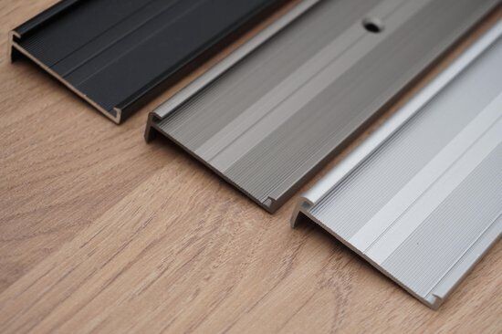 Trapneusprofiel  PVC 14x43mm Zwart - Zilver - RVS