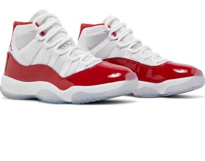 JORDAN 11S