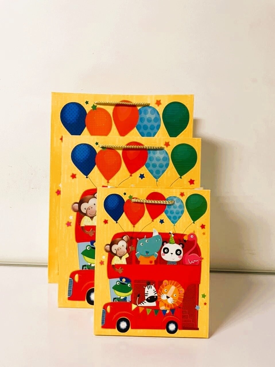 Animals Red Bus Small Gift BagPK3 (R10.50 Each)