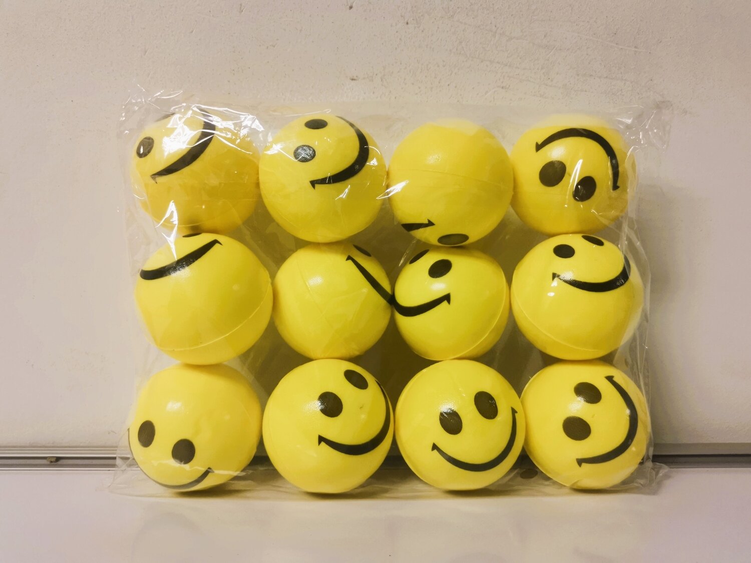 Smiley Relax Ball 12PC