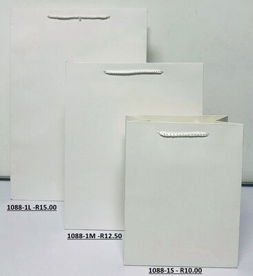Plain White Gift Bags Medium Pk3 (R12.50 Each)