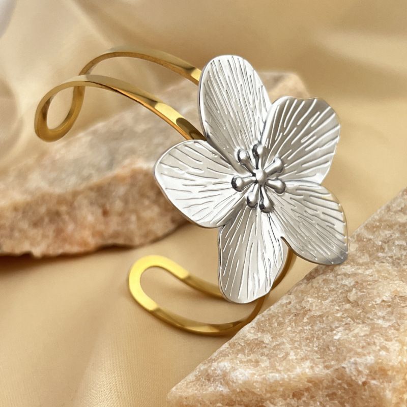 Beauty Flower Stainless steel Bracelet
