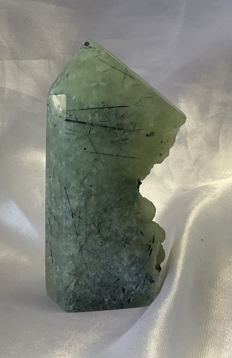Epidote in Prehnite N 8