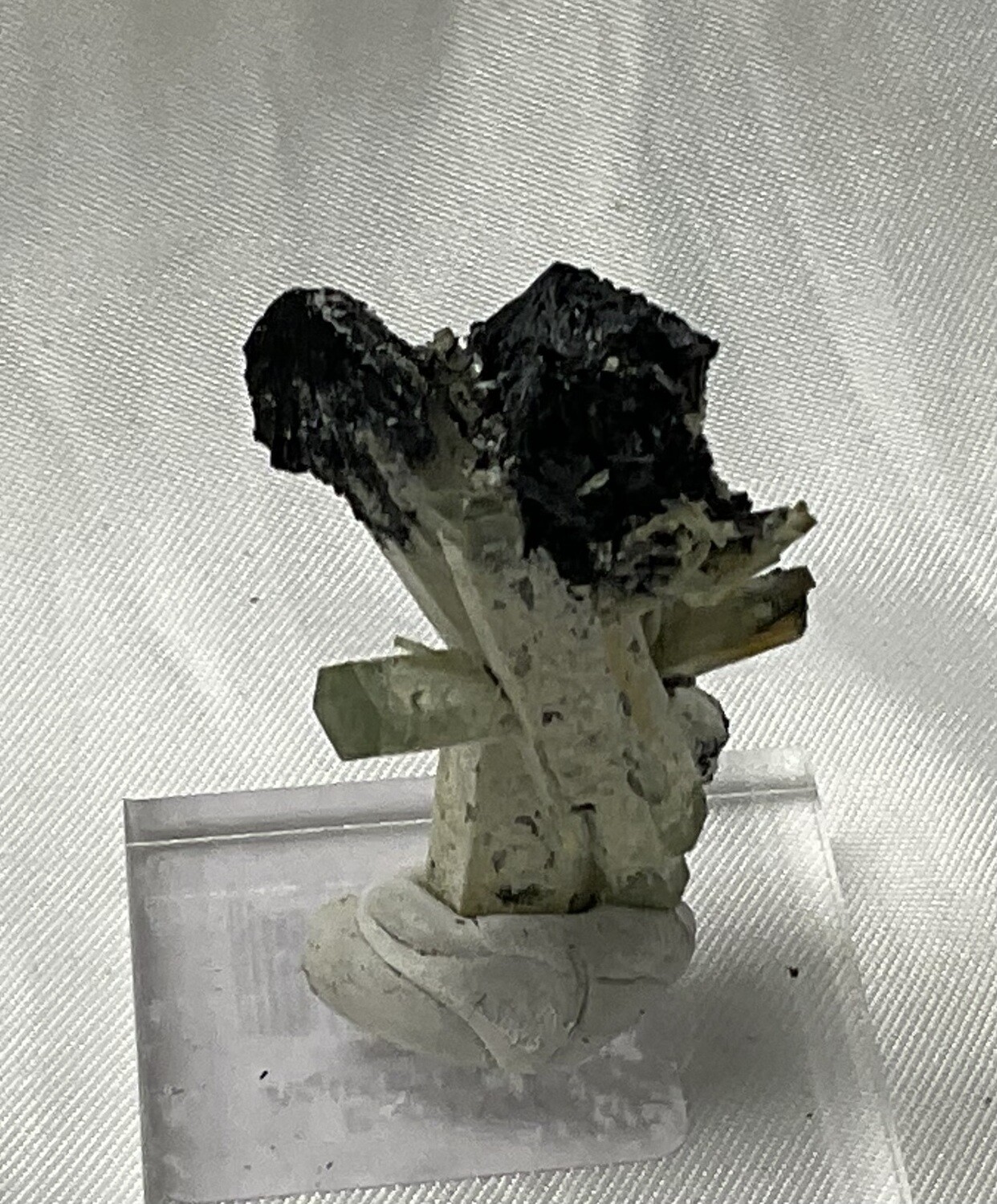 Beryl Var Aquamarine /w Black Tourmaline 