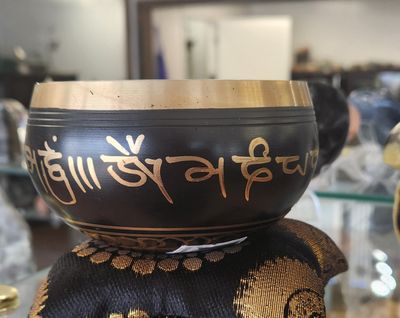 Black Hand of Hamsa Tibetan Singing Bowl 