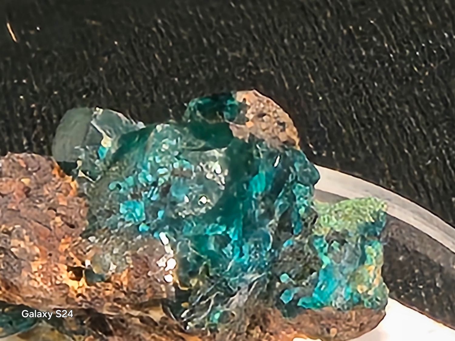 Dioptase V