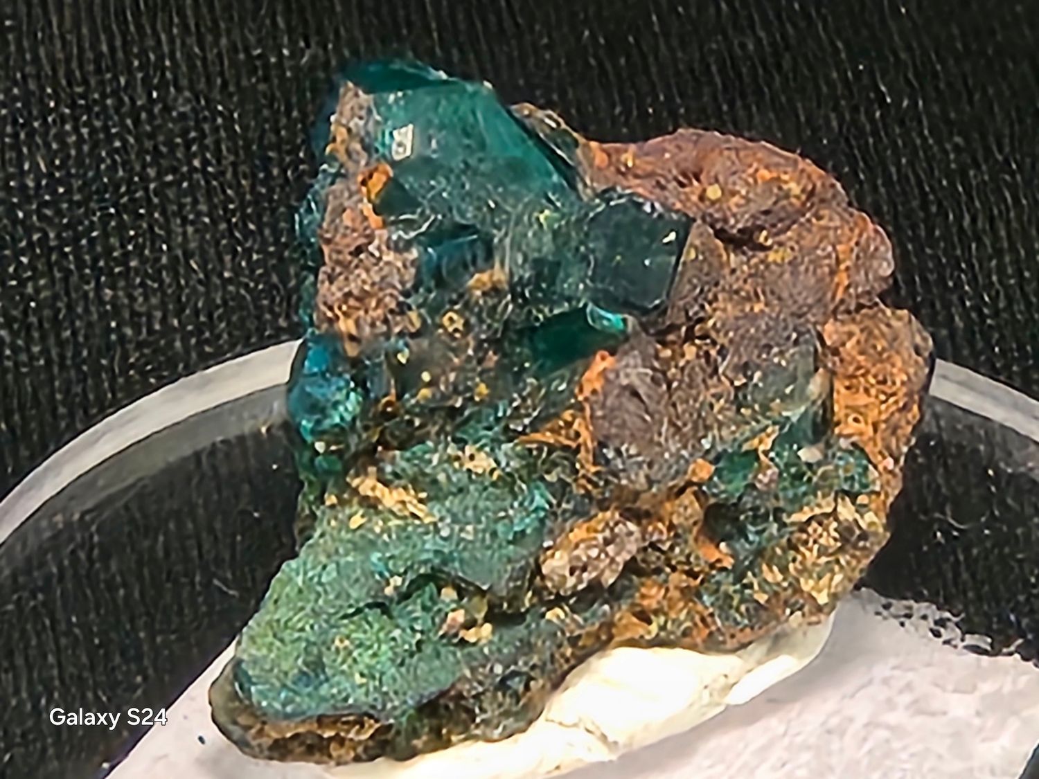 Dioptase V