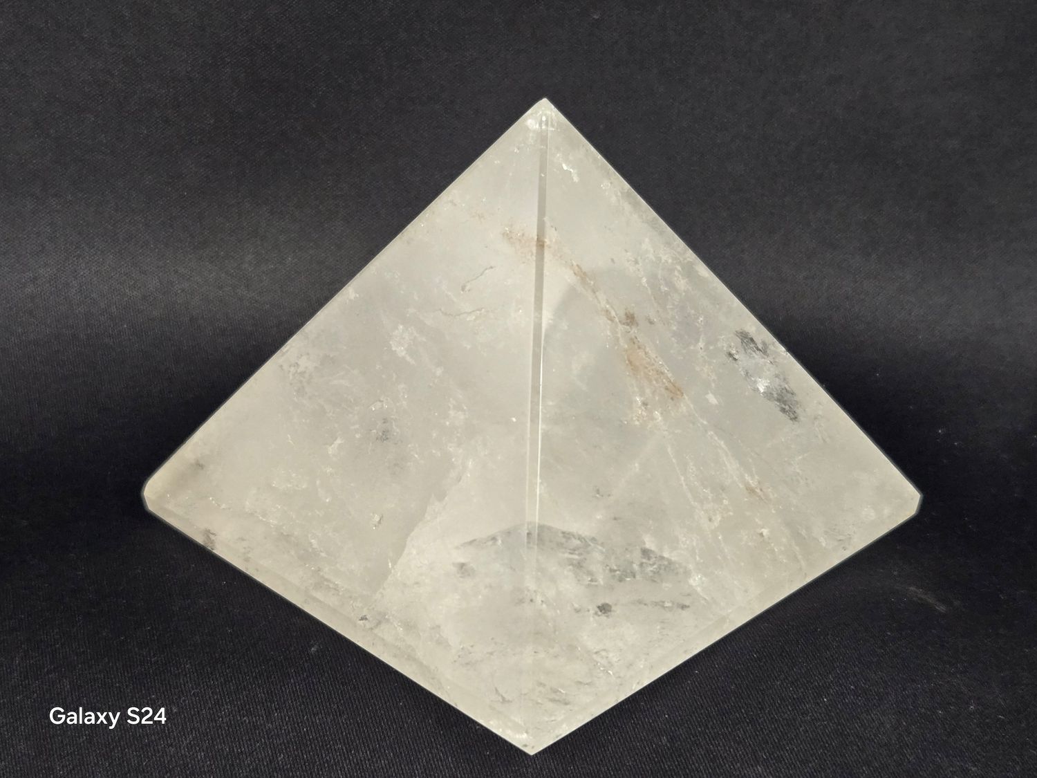 Quartz Pyramid L II