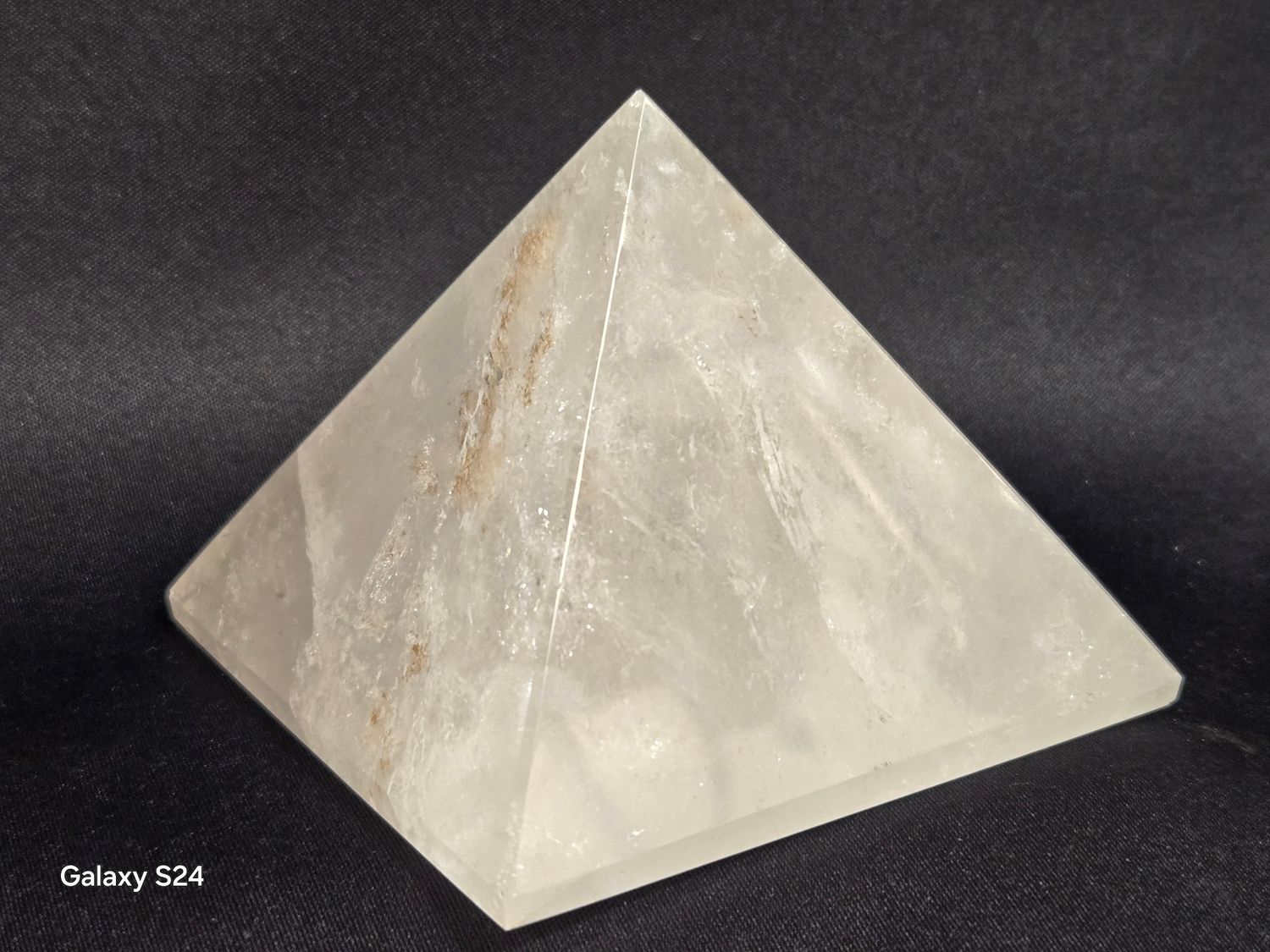 Quartz Pyramid L II