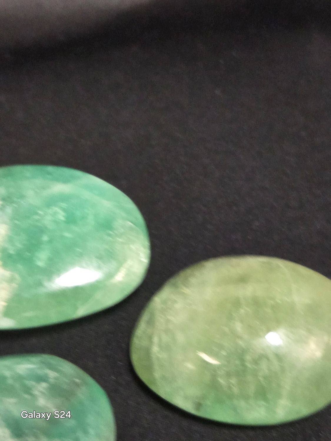 Fluorite palms
