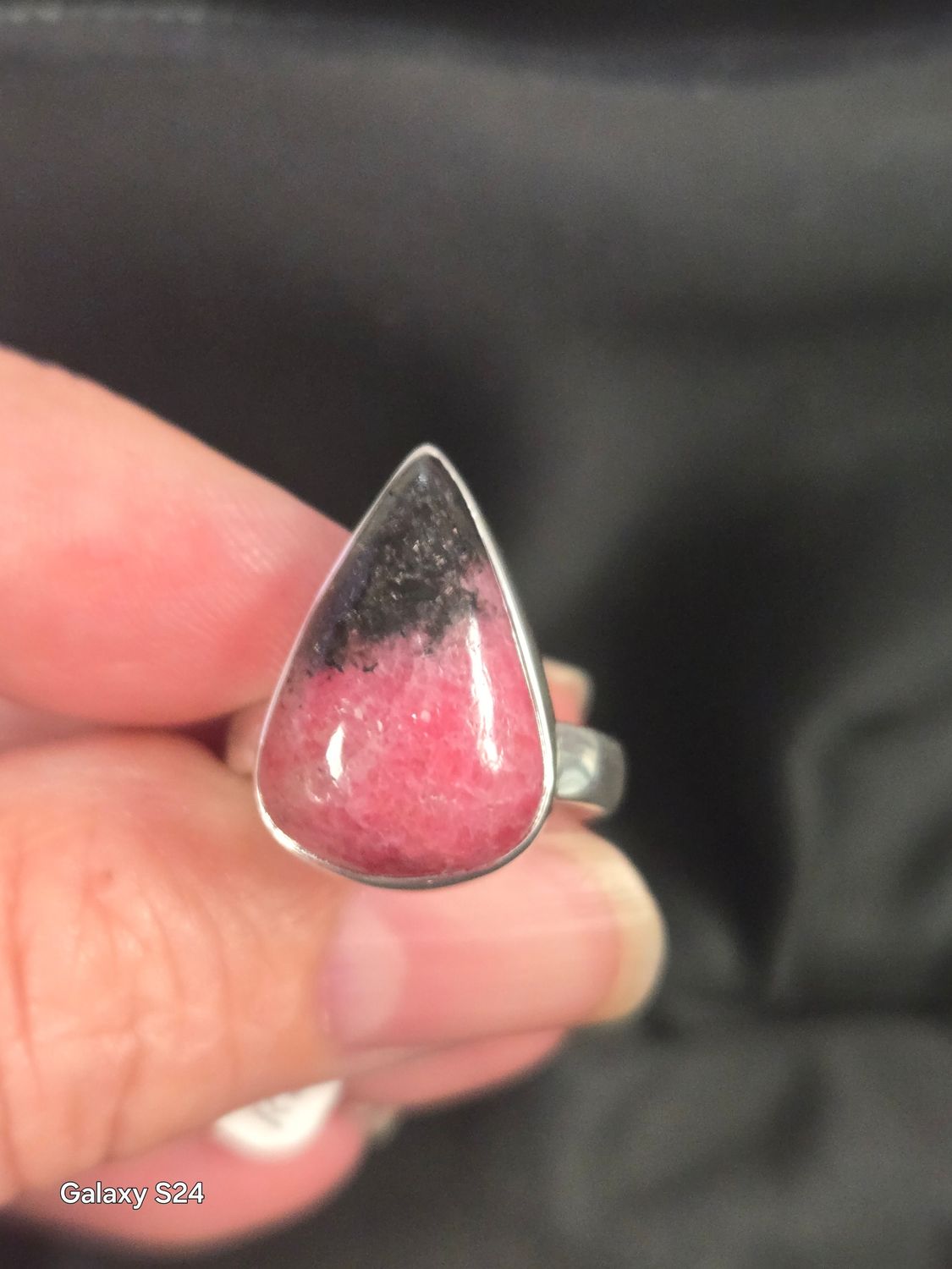 Rhodonite R8