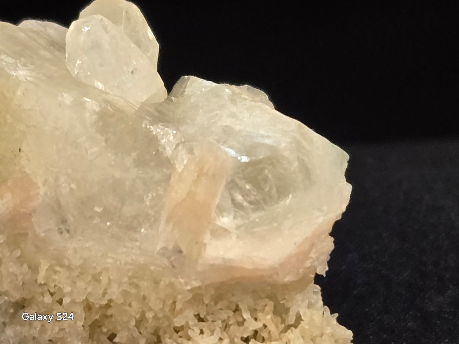 Apophyllite Stilbite-Nasik IV