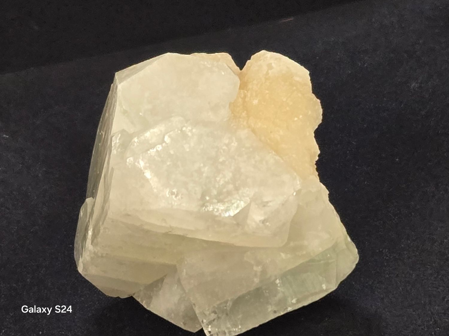 Apophyllite Stilbite-Nasik V