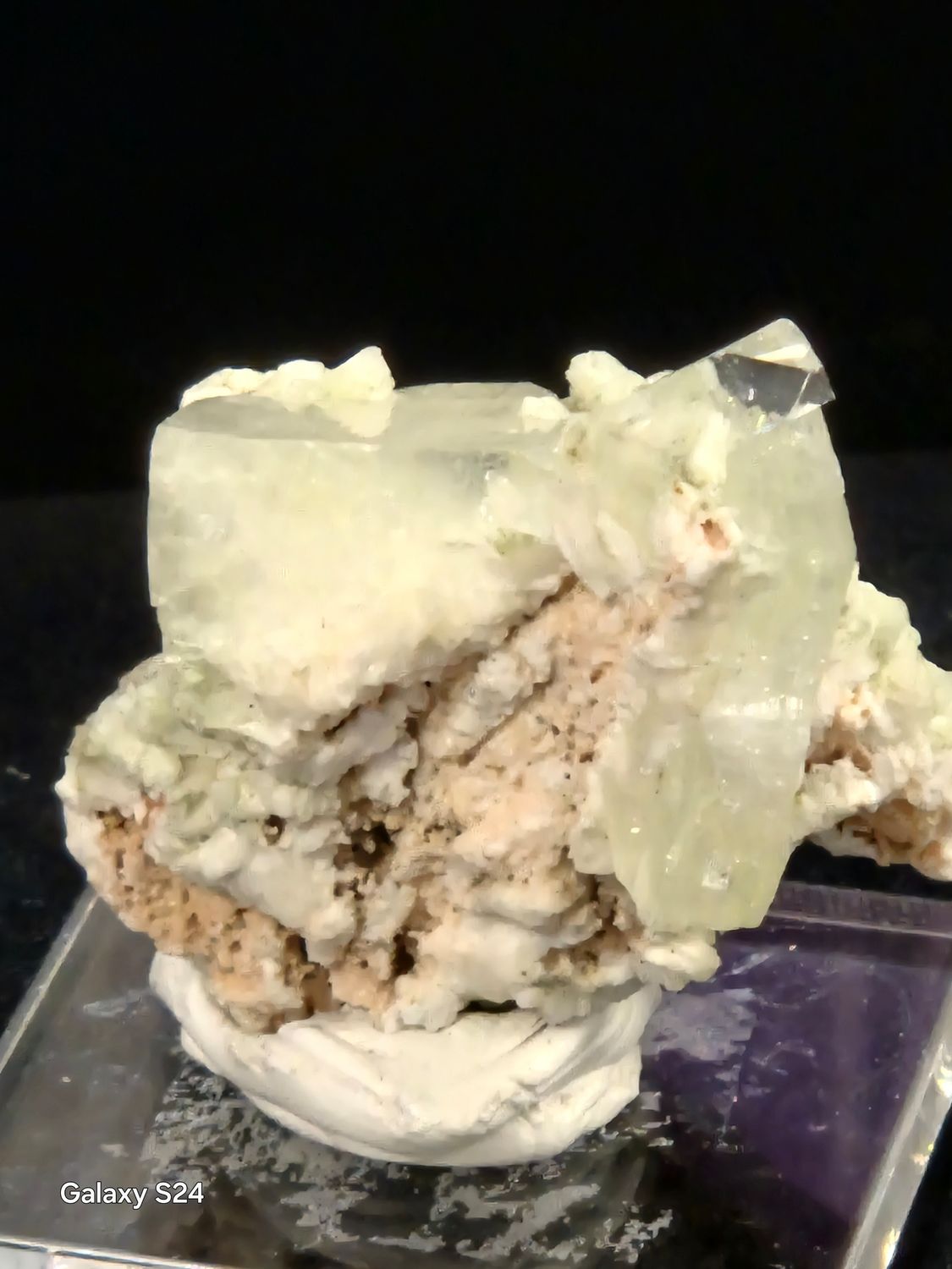 Apophyllite Heulandite-Nasik II 