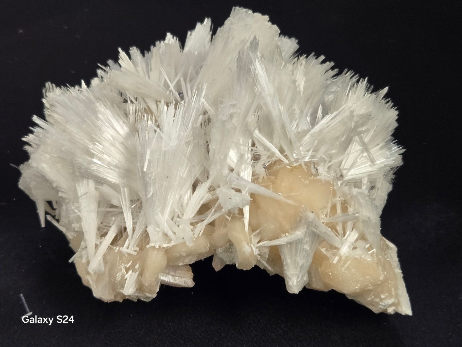 Scolecite on Stilbite
