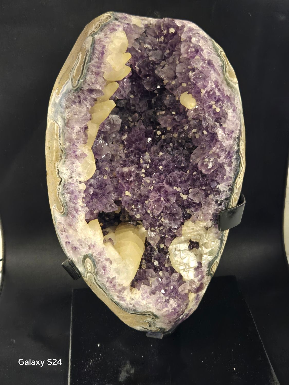 Amethyst w Calcite