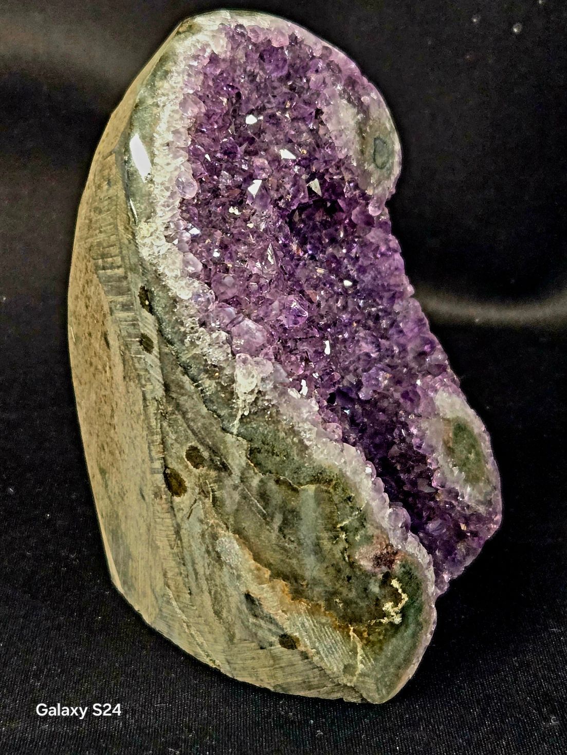 Amethyst - Cut Base I
